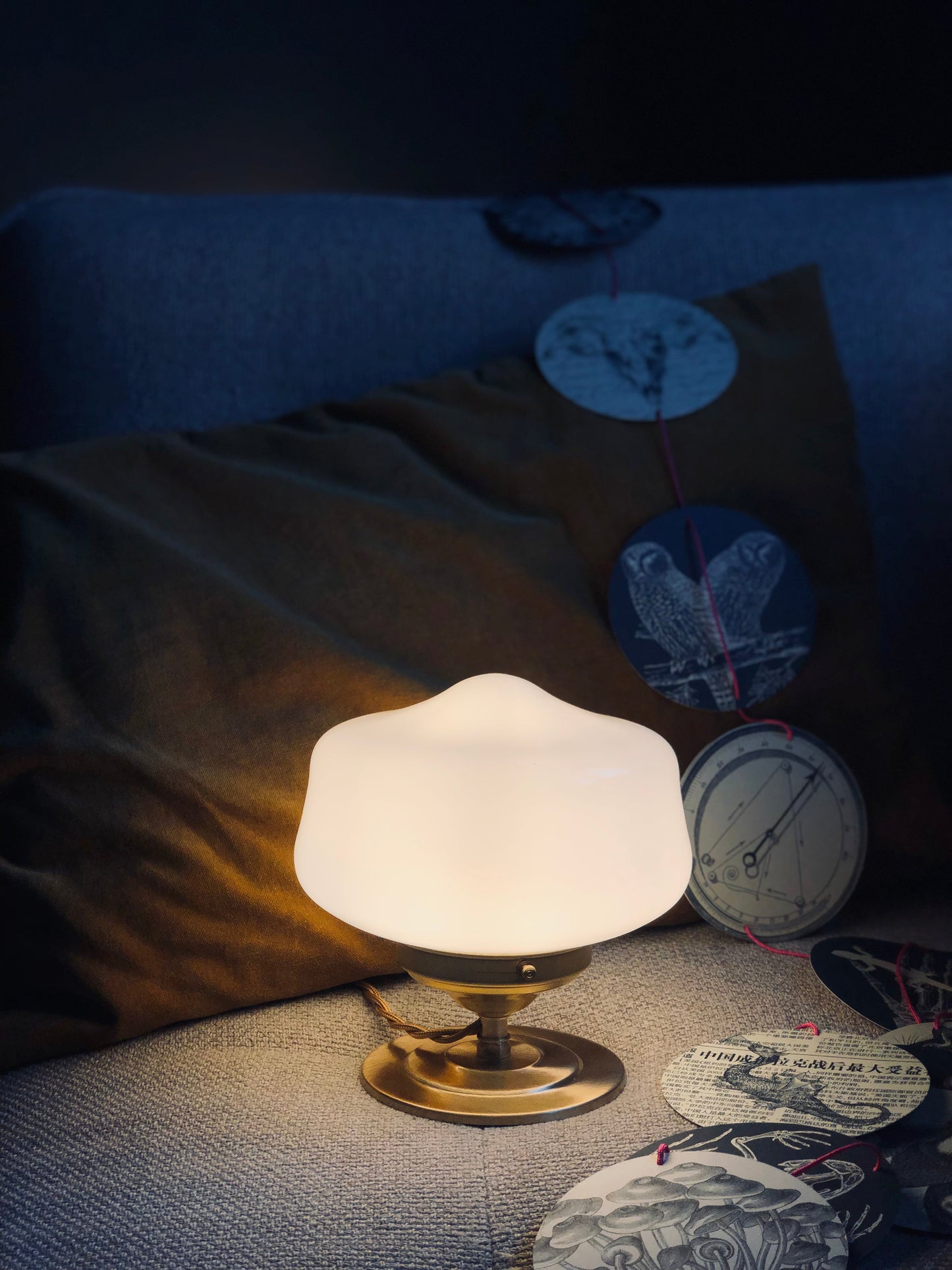 Lampe à poser opaline