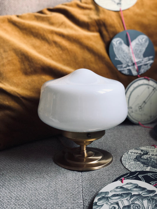 Lampe à poser opaline